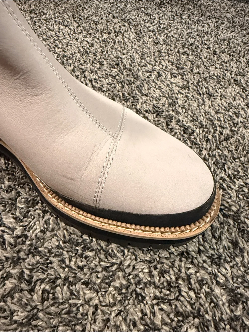 TOMS Women’s White Leather Lug Chelsea Boots Size 8